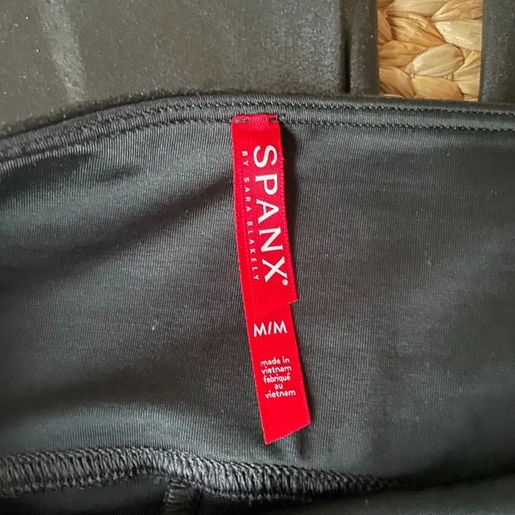 Spanx Faux Leather Legging Black NEW NWT M - Picture 6 of 7